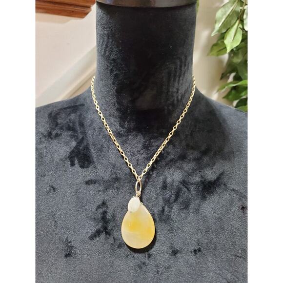 Women's Genuine Natural Baltic Amber Pendant Stylish Necklace - Picture 1 of 7